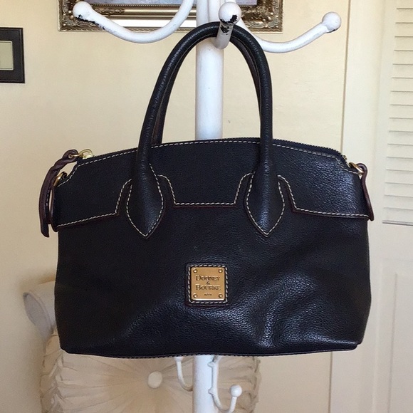 Dooney & Bourke Handbags - Adorable Navy Blue Mini Dooney & Bourke 🖤SOLD🖤